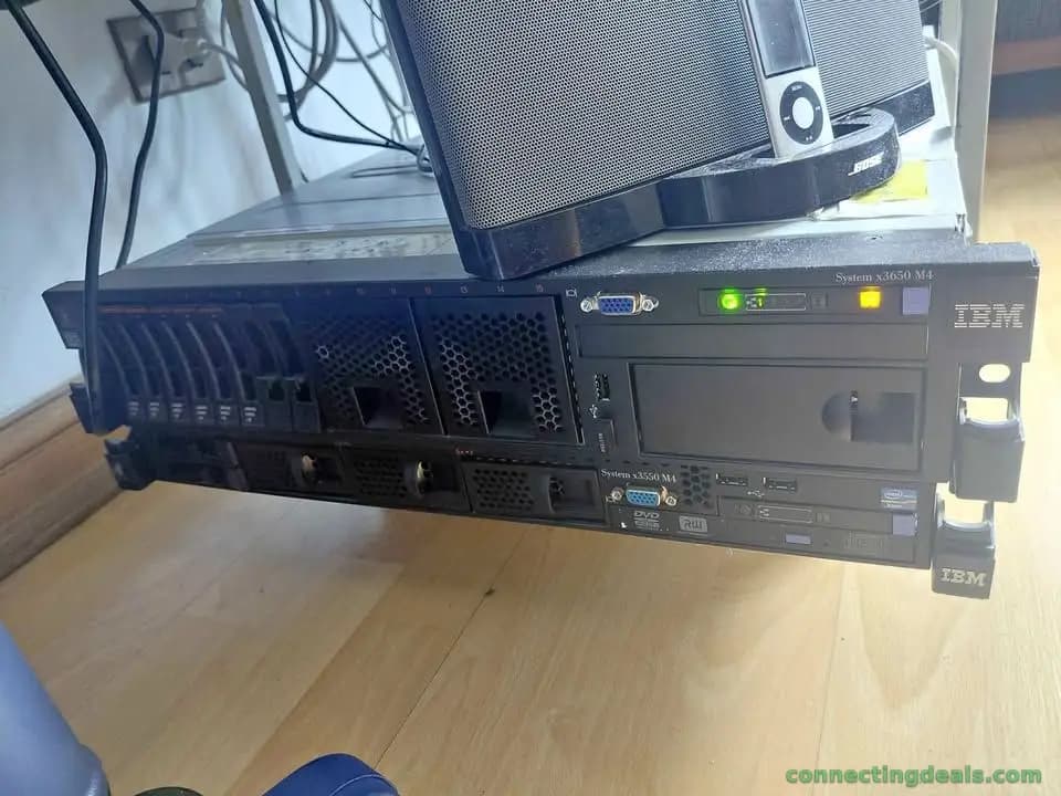 2 servidores: IBM X3650 M4 / IBM X3550 M4