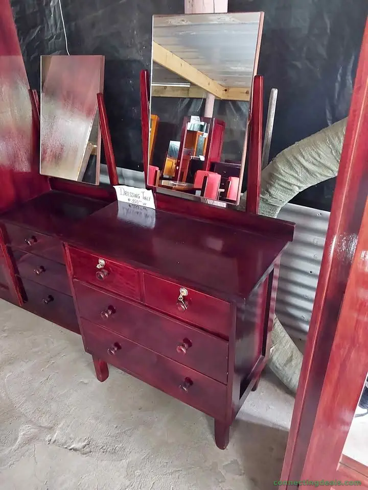 Dress table