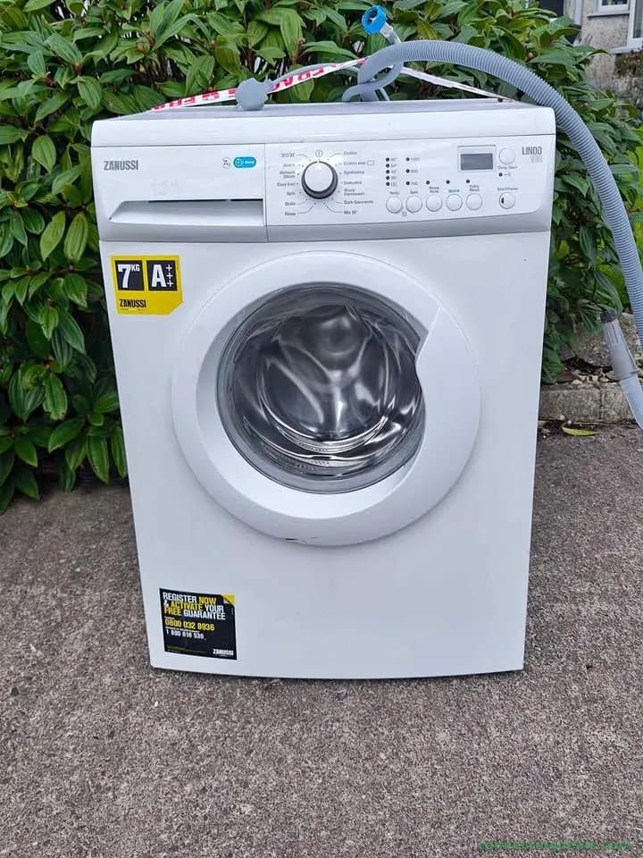 ZANUSSI 7KG WASHING MACHINE.