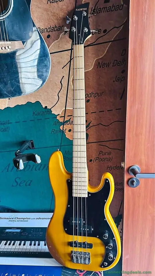 Base guitar for sale