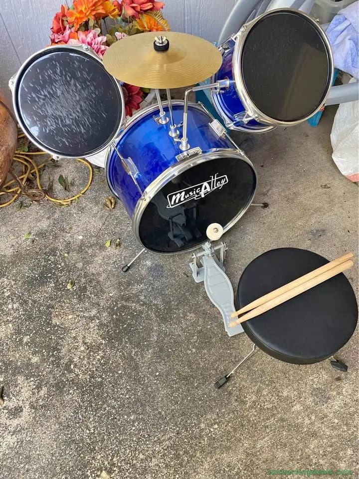 Drum set (not a toy)