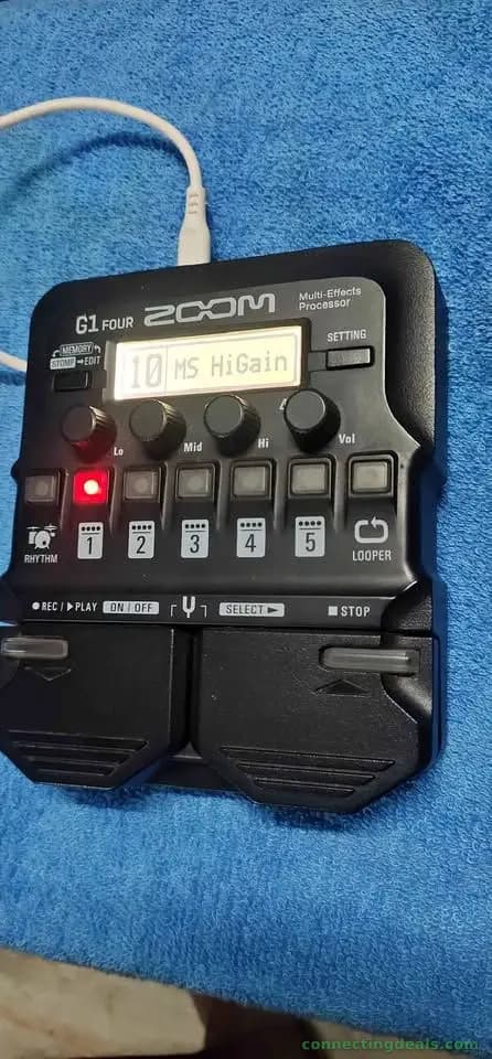 Zoom guitar processor
