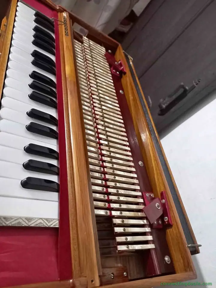 Chatterjee Musical Mart Harmonium,scale changer,