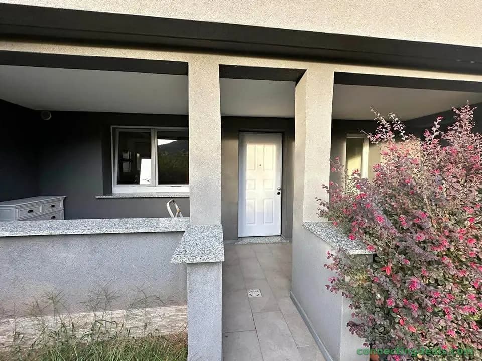 Affittasi grande appartamento 2.5 con terrazzino