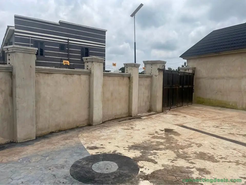 2 bed room flat at umuehe ibusa delta state