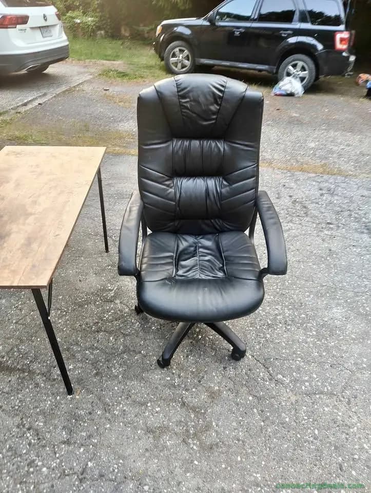 Desk chair