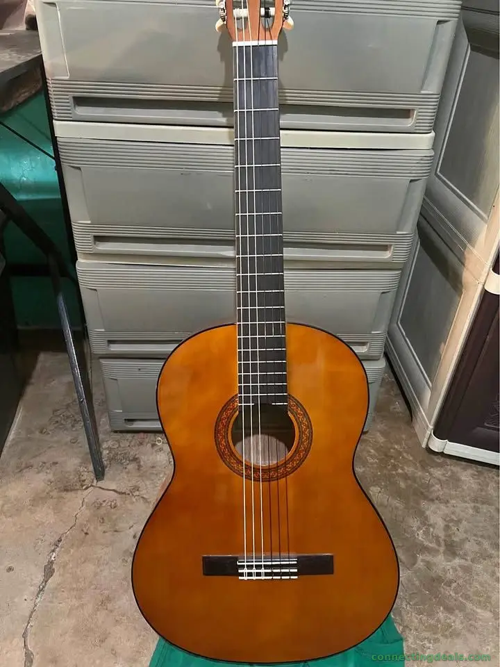 Yamaha c40 Classical Guitar