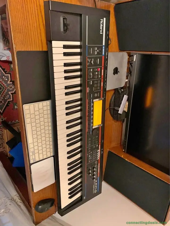 Roland Juno G Workstation + Midi cable