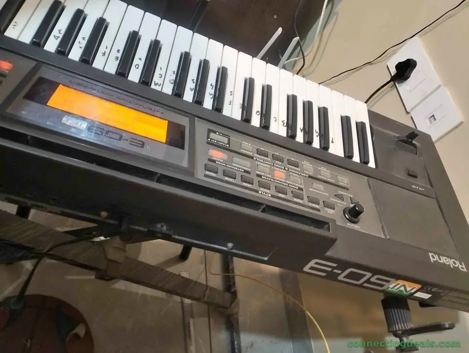 Roland E05 IN Keyboard for sale