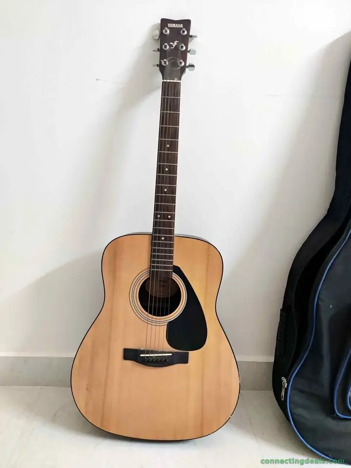Yamaha F280 Acoustic Guitar + Padded Gig Bag