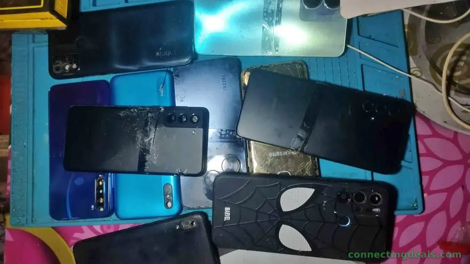 Buying old phone water damage Brocken old phone &