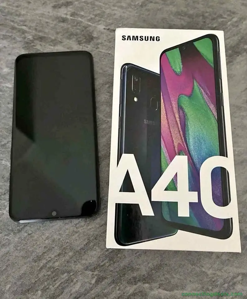 Samsung galaxy A40 + accessori