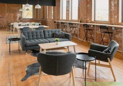 Solid Oak Dining Table and 6 Chairs – Spokane in Spokane