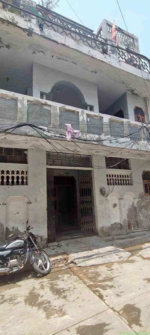 10 beds 15 bathrooms – House
