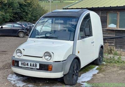 1989 Nissan s-cargo in London