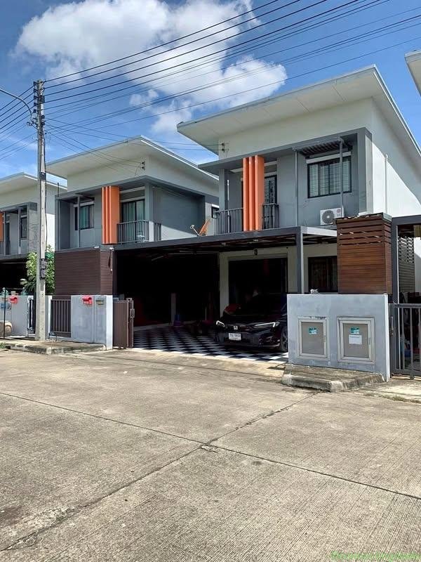 2 Bedroom 2 Bathroom House