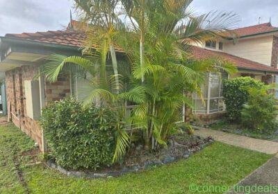 2 bedroom one bath in Brisbane