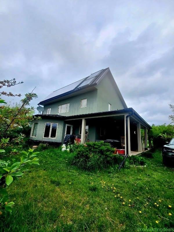 2 Beds 1.5 Baths – House