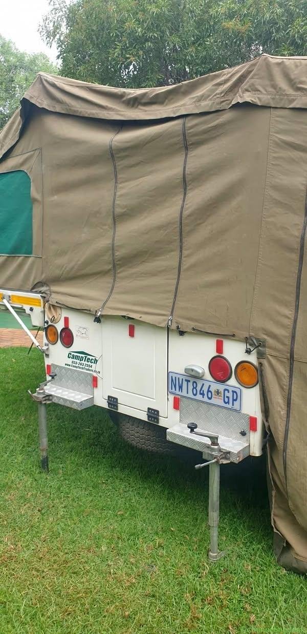 2002 Camptech Weekender Trailer