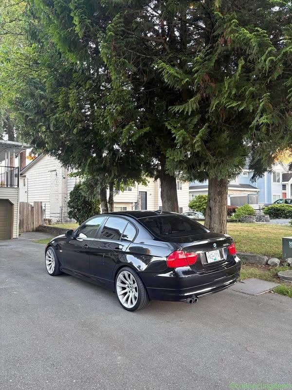 2009 BMW 323i
