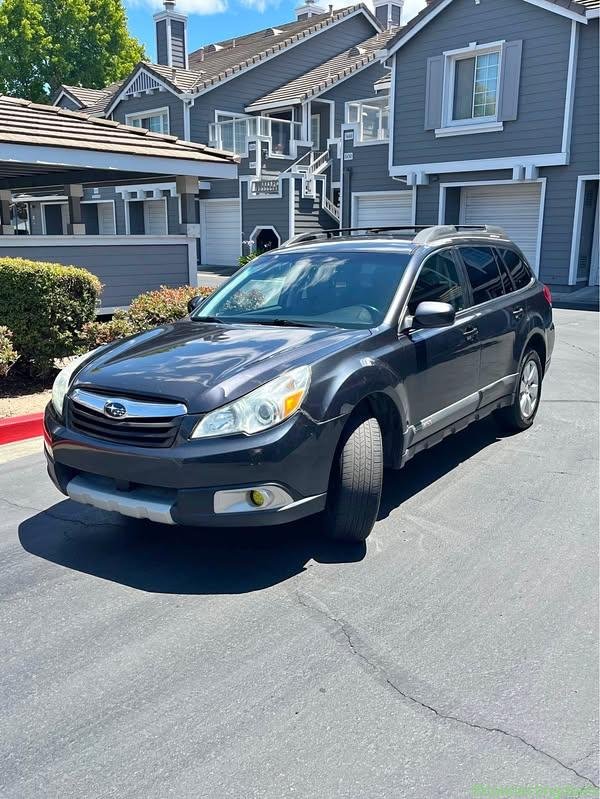 2010 Subaru Outback · 2.5i Wagon 4D