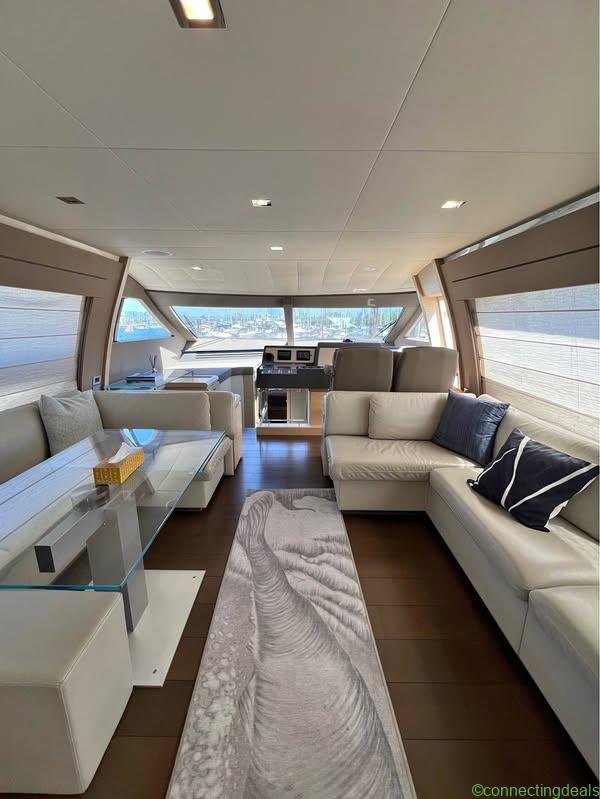 2014 Ferretti 690