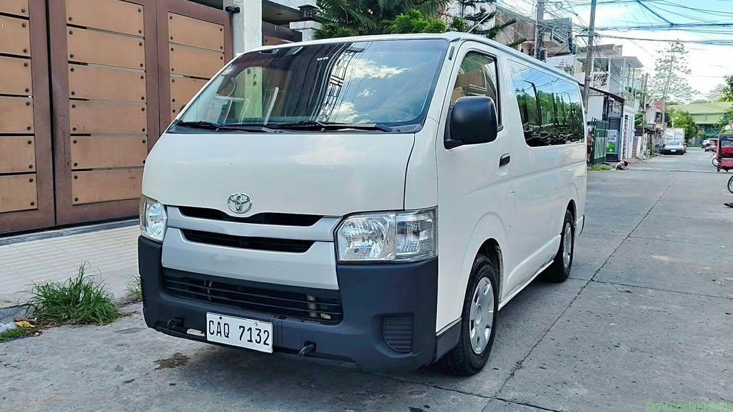 2020 Toyota Hiace commuter