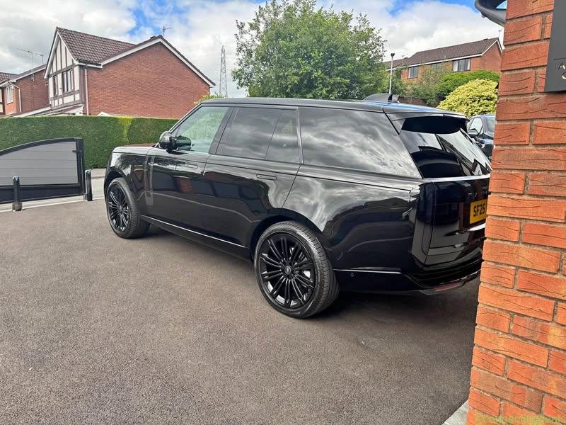 2025 Land Rover Range Rover Vogue D350