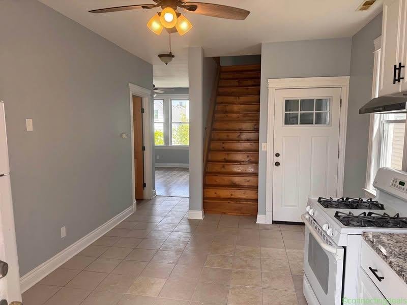 3 Beds 1 Bath – Apartment