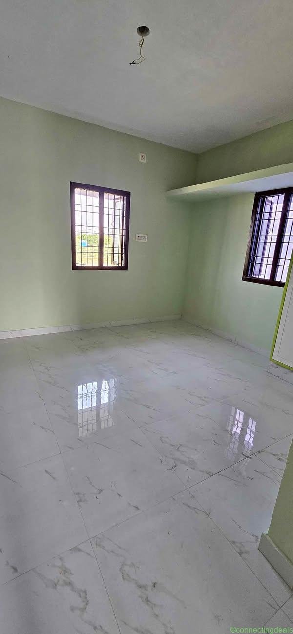 3 Beds 2 Baths – House