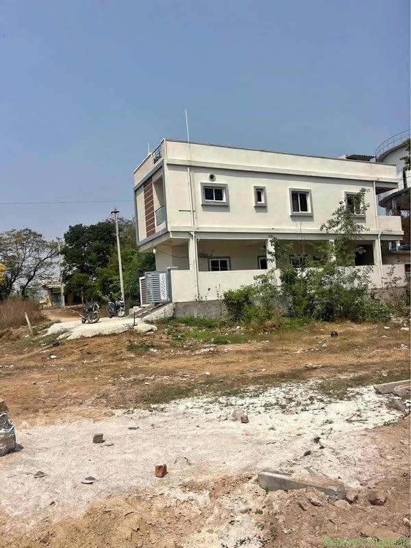 3 beds 4 bathrooms – House