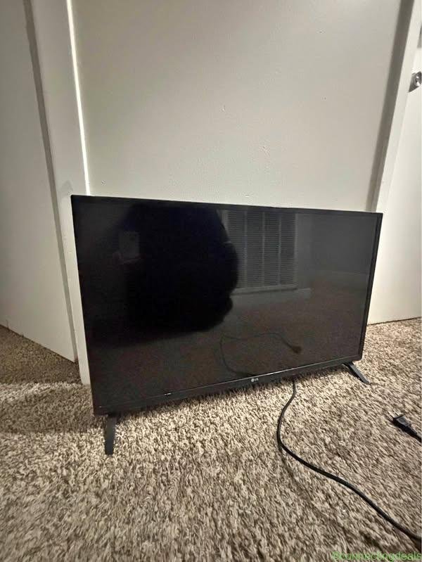 32 IN flat screen TV