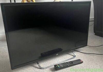 32” TV in London