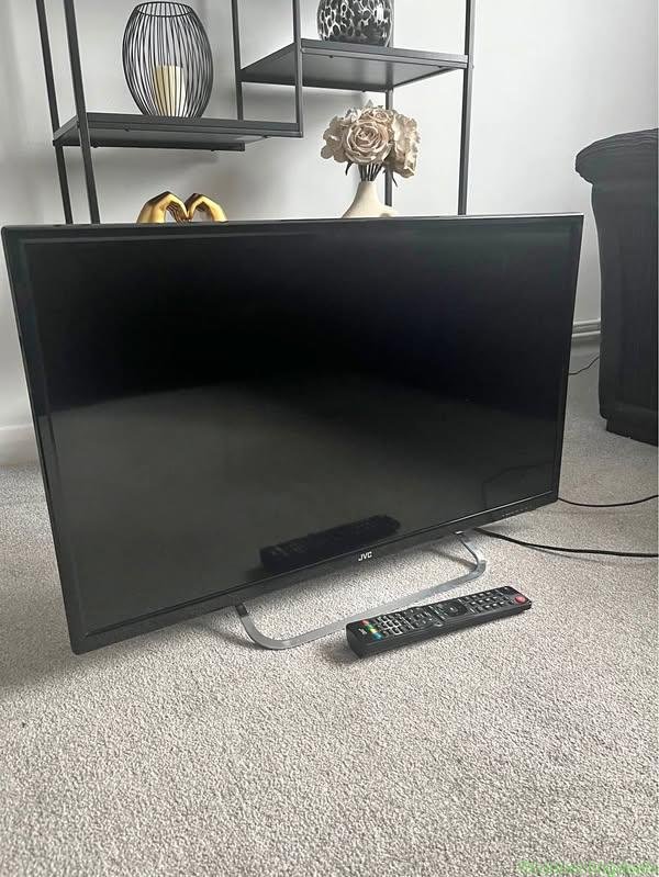 32” TV