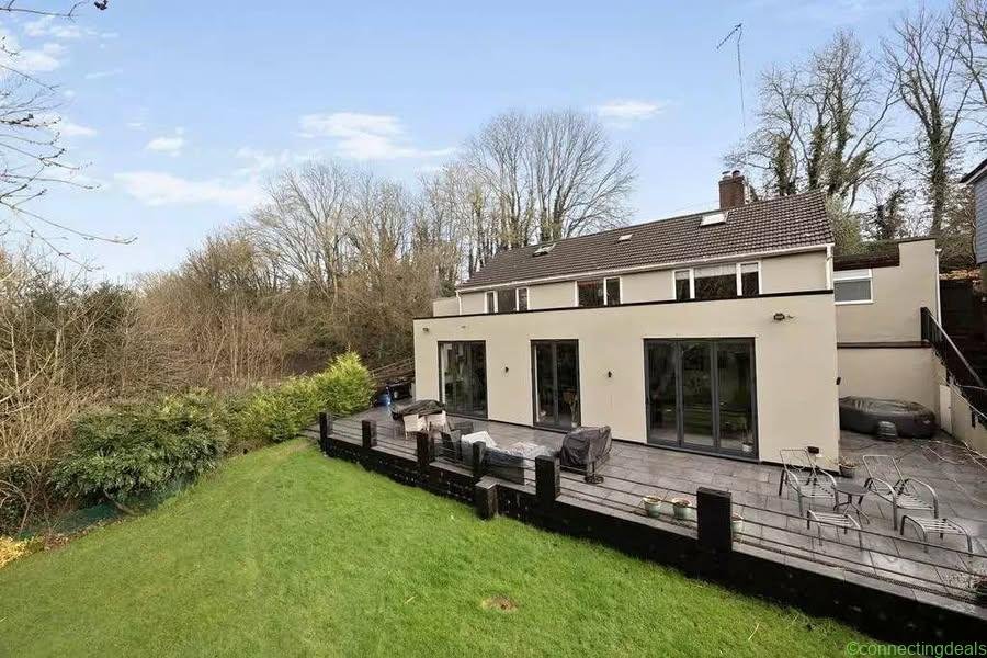 4 beds 3 bathrooms – House