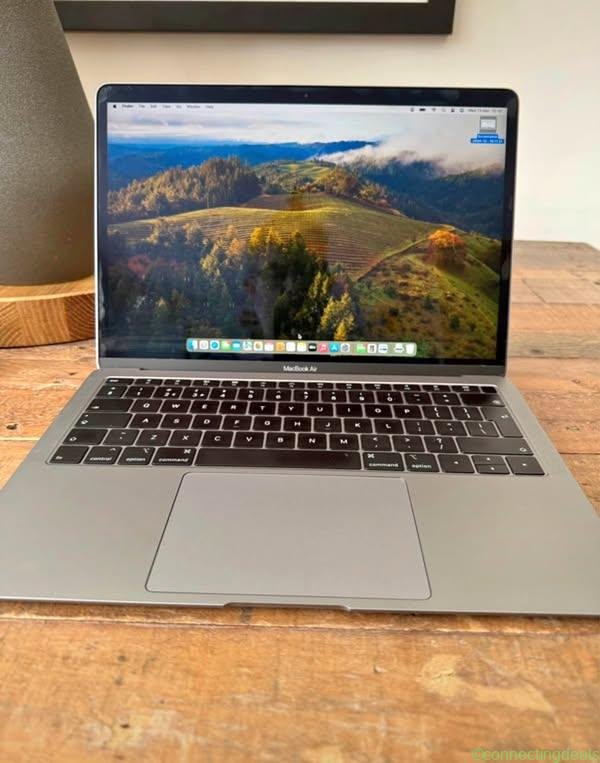 Apple MacBook Air 2018 | i5 1.6GHz| 8GB RAM |