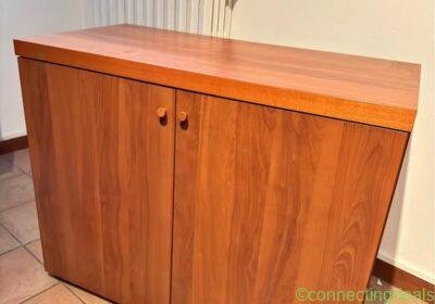 Free ad: Armadio legno in Milan. Armadio legno in Milan