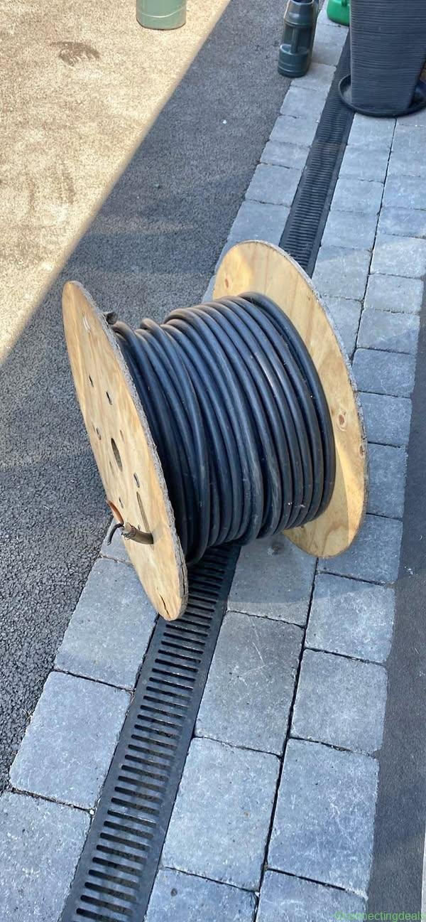 Armoured 3 core mains supply cable