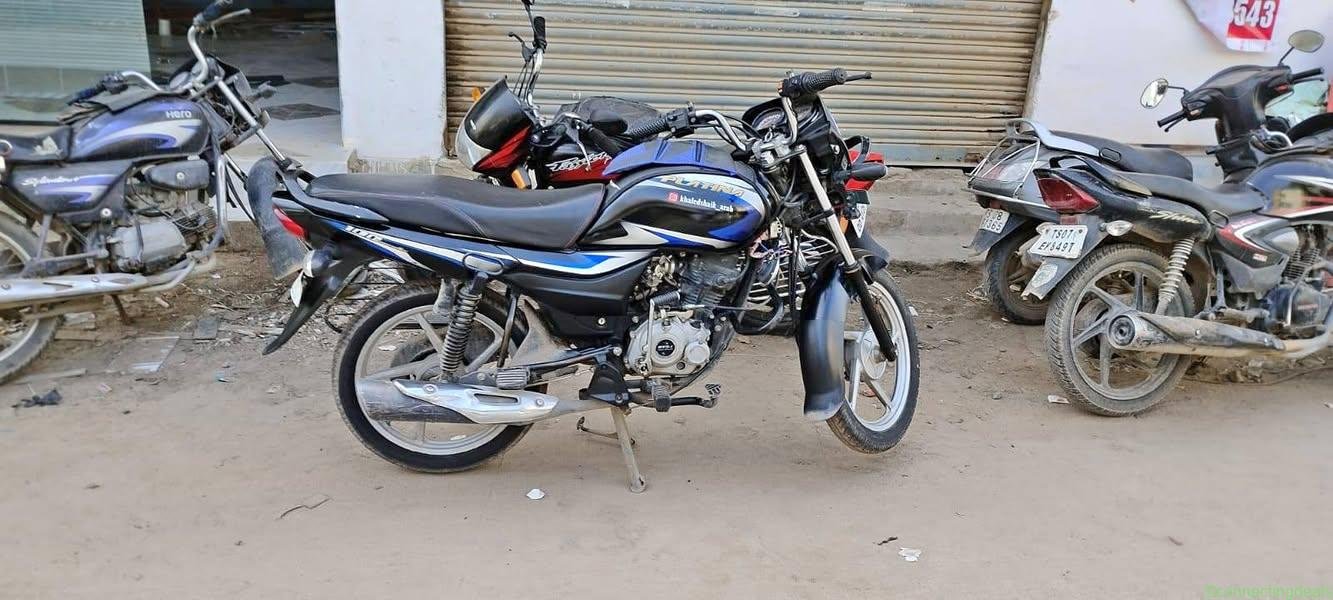 Bajaj platina 2023