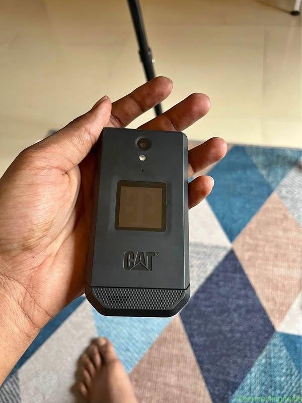 CAT S22 Flip Phone