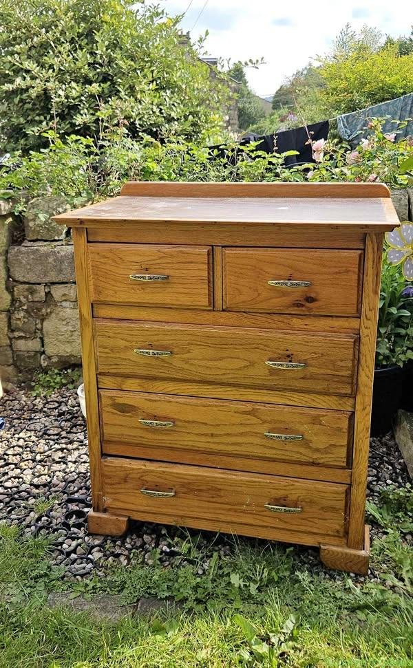 Chest of drawers
