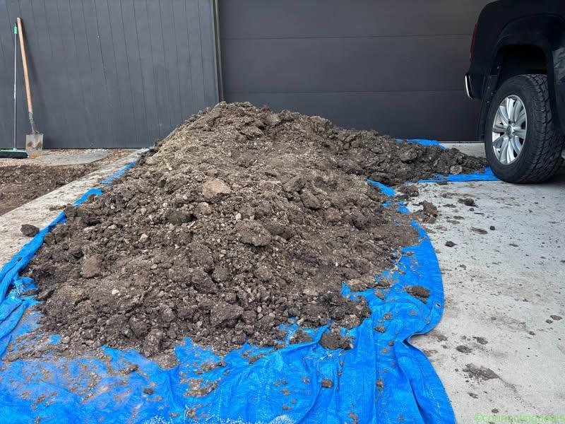Clean fill – premium vegetable garden mix