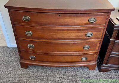 Free ad: Dresser in New York. Dresser in New York