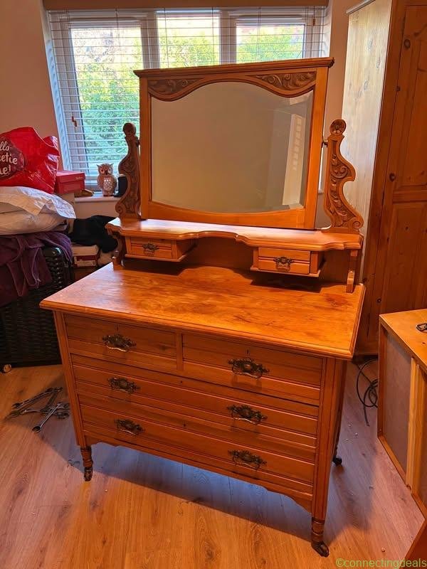 Dressing table