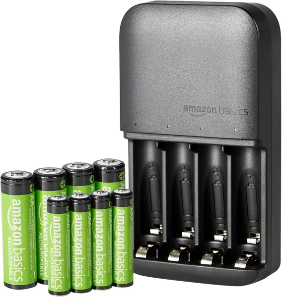free ads Baterías recargables Amazon Basics NiMH con cargador de 4 ranuras, enchufe EU, 8 unidades (4 AAA 800mAh + 4 AA 2000mAh), negro
