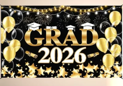 free ads زينة تخرج 2026 - لافتة فئة 2026، خلفية تهانئ الخريجين، ورق لامع للمناسبات in Qatar