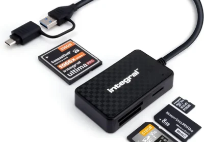 free ads Integrerad 4-i-1 minnekortläsare med USB 3.2 och USB C-anpassare för microSD, SD, Compact Flash, MS Duo/Pro - för iPhone 15/16 in Sweden