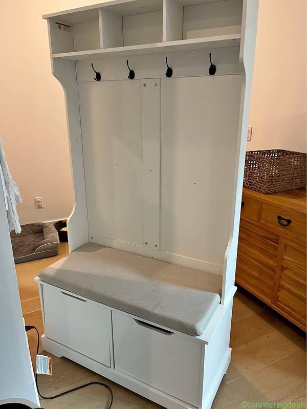Free – entry way tree
