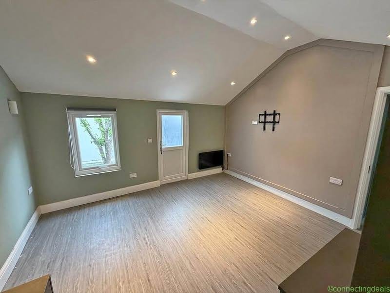 Handyman service – Home repairs and maintenance