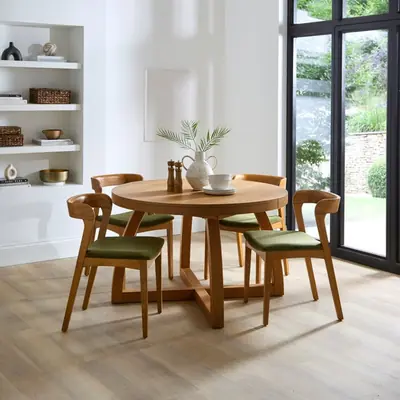 Judah Extendable 4 to 6 Seater Round to Oval Dining Table